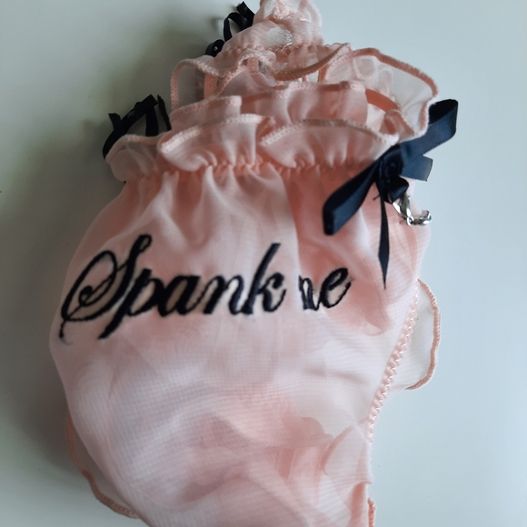 Bras n Things ruffled cheeky G-String - Picture 3 of 3